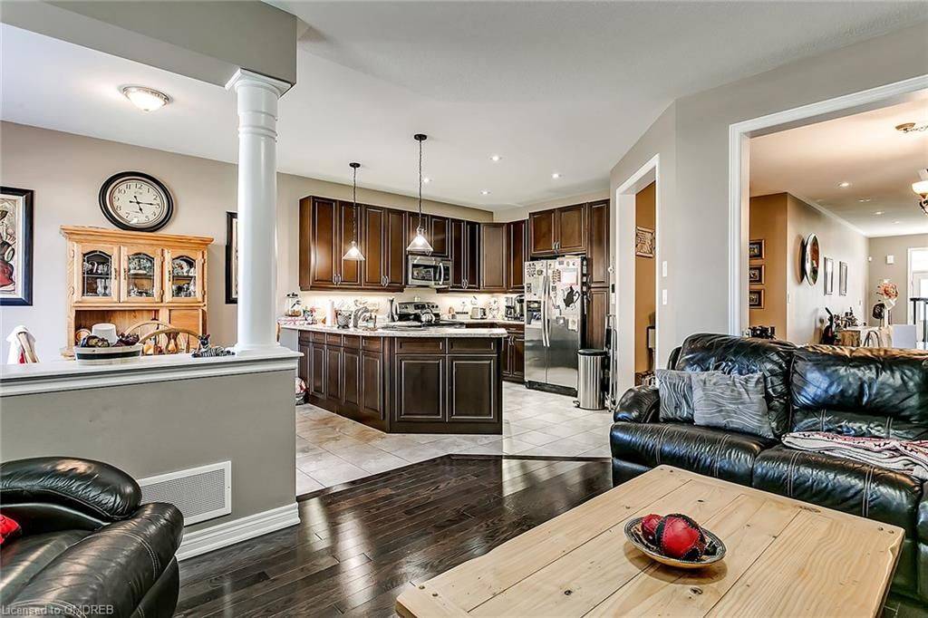 Oakville, ON L6M 0R4,2464 Quetico CRES
