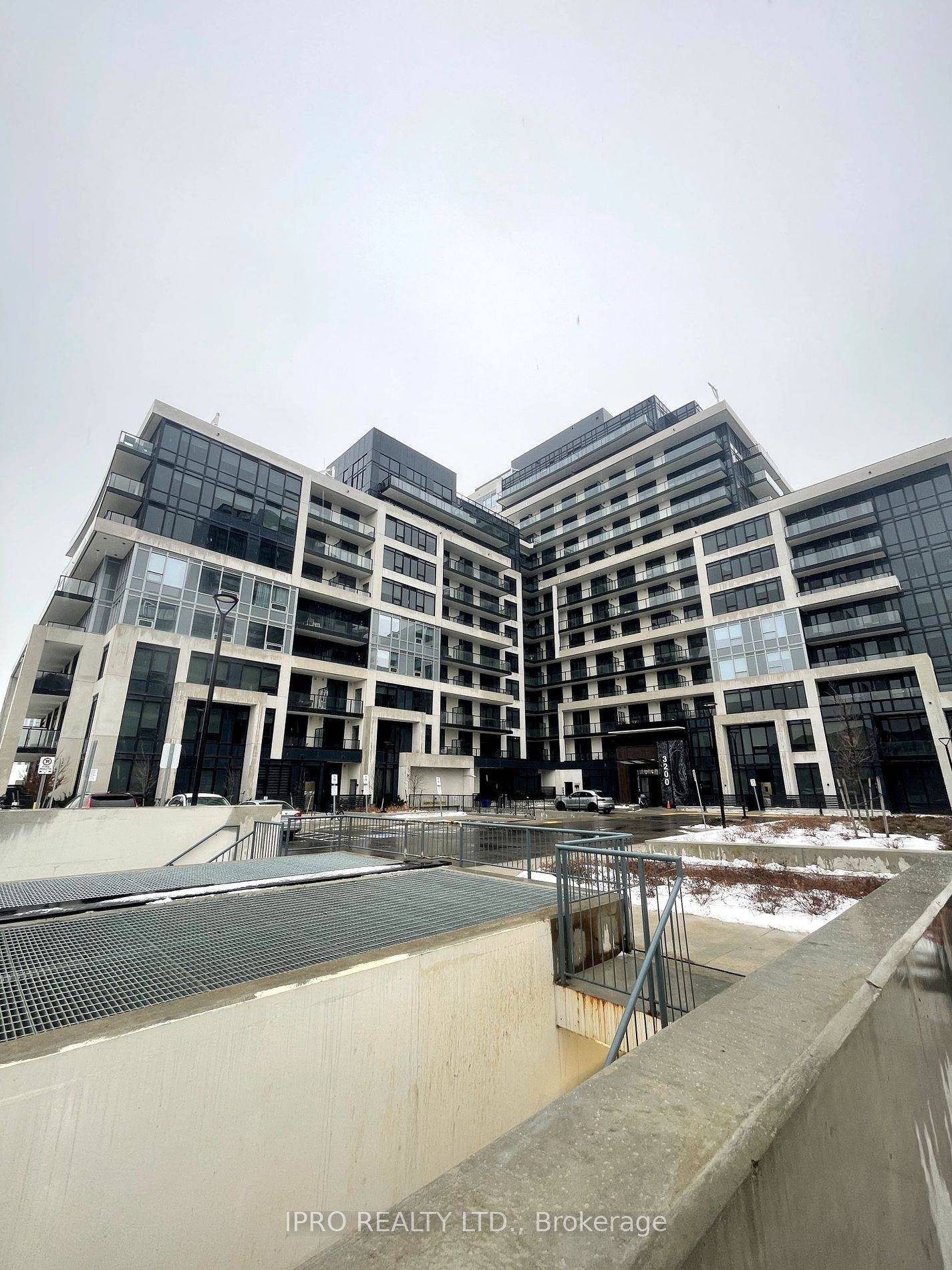 Oakville, ON L6H 7X9,3200 William Coltson AVE #1016