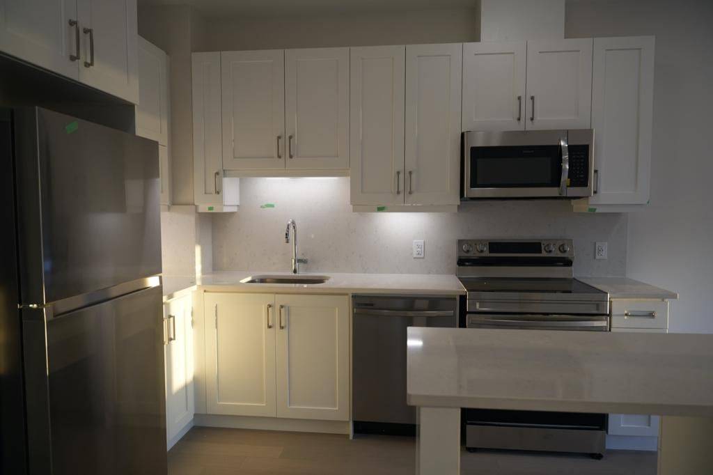 Oakville, ON L6M 0W6,3265 Carding Mill TRL #418