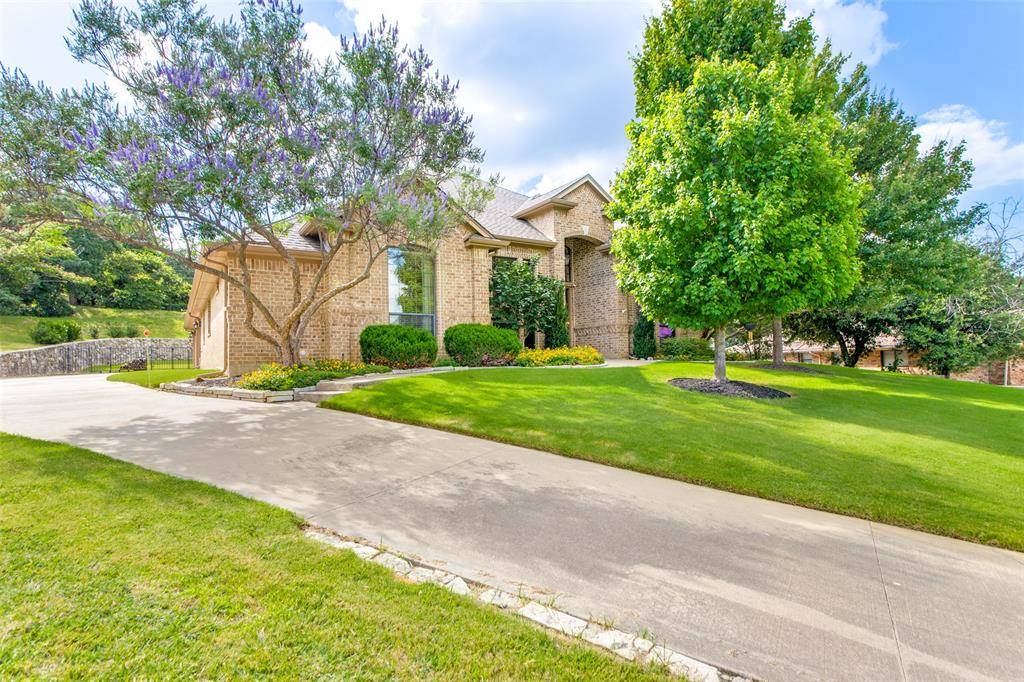 Burleson, TX 76028,124 Cliffside Drive N