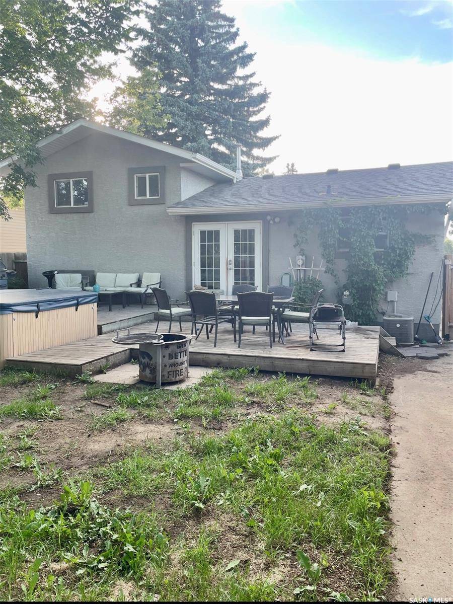 Saskatoon, SK S7M 4L6,3543 FAIRLIGHT DRIVE