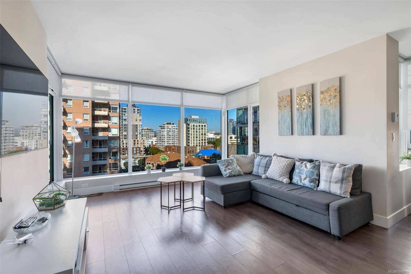 Victoria, BC V8V 3M3,960 Yates St #905
