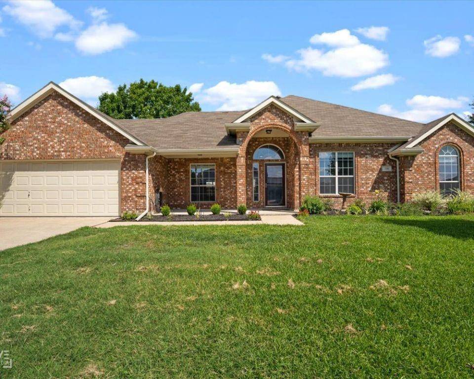 Forney, TX 75126,300 Glen Oak Trail