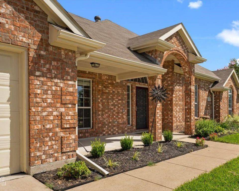 Forney, TX 75126,300 Glen Oak Trail