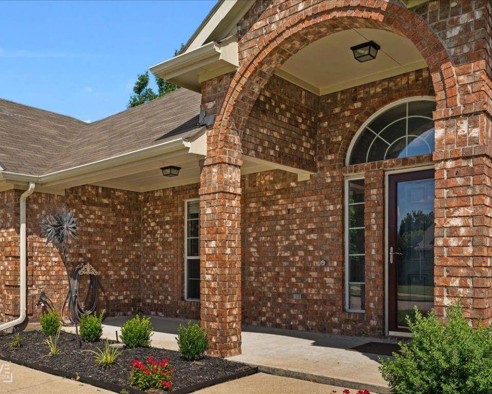 Forney, TX 75126,300 Glen Oak Trail