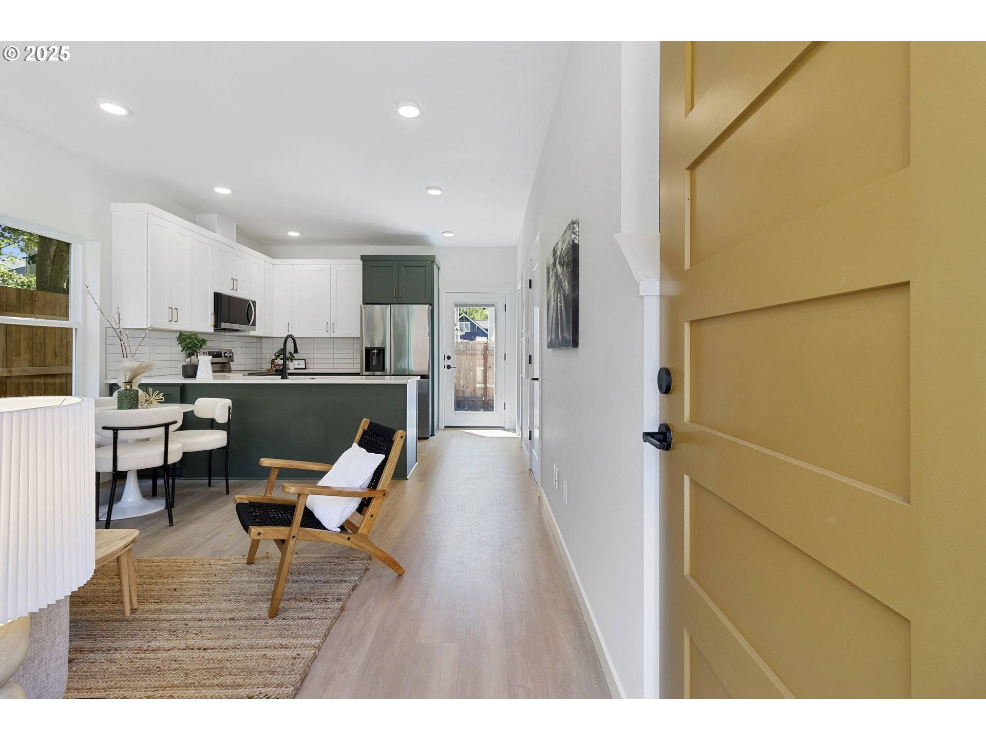 Portland, OR 97203,6914 N SWIFT ST