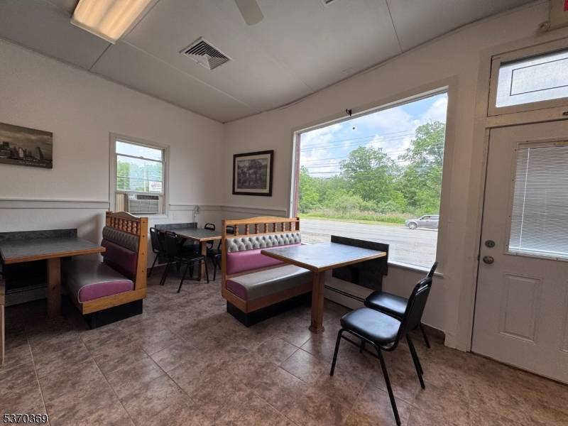Fredon Twp., NJ 07860,397 State Route 94