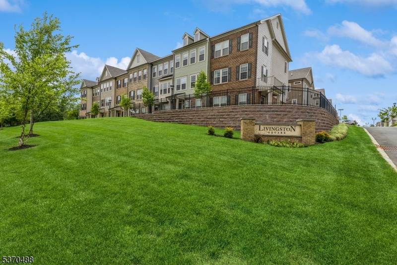 Livingston Twp., NJ 07039,26 Haralson Ct