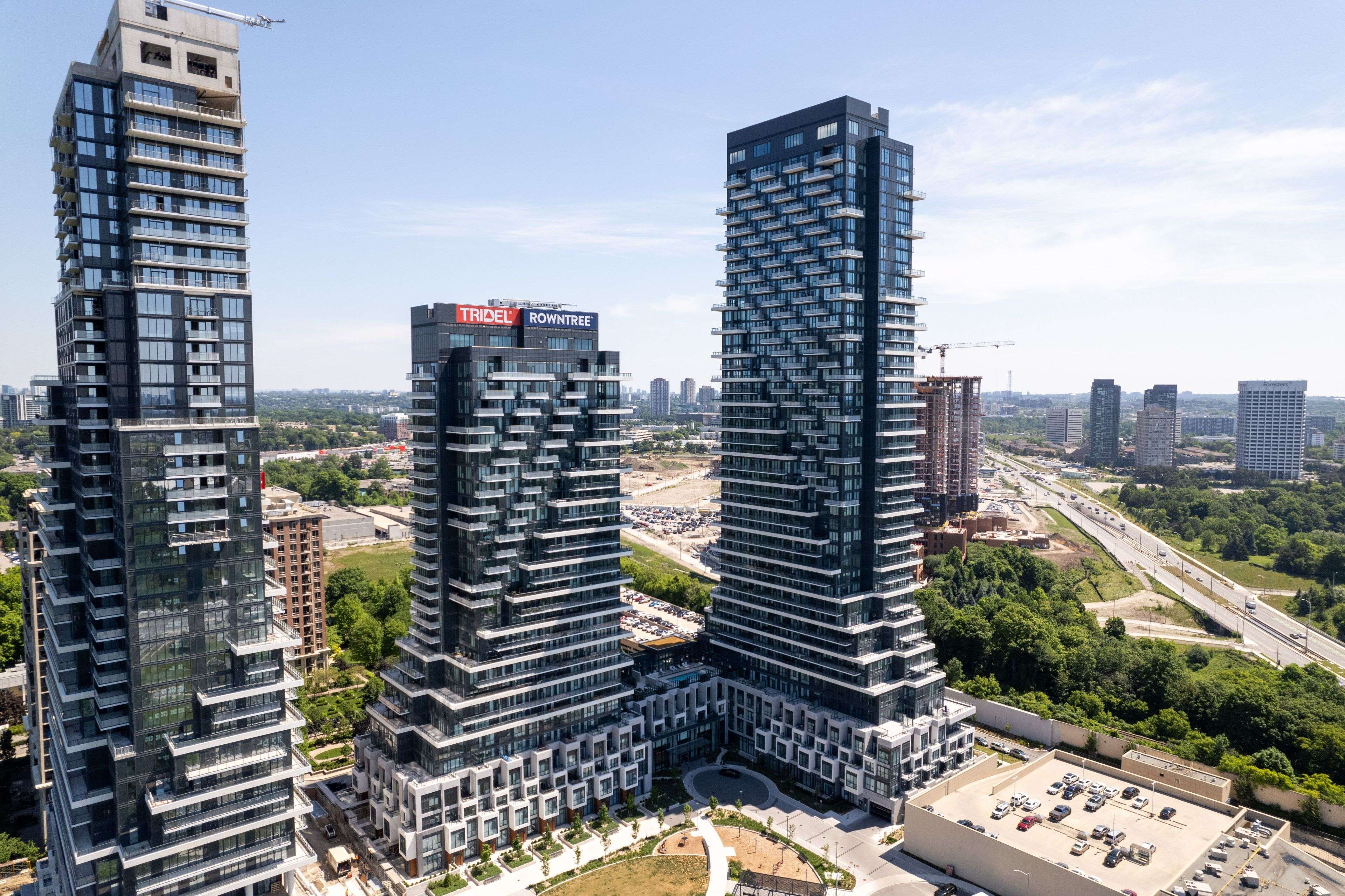 Toronto C13, ON M3C 0P7,30 Inn On The Park DR #4306