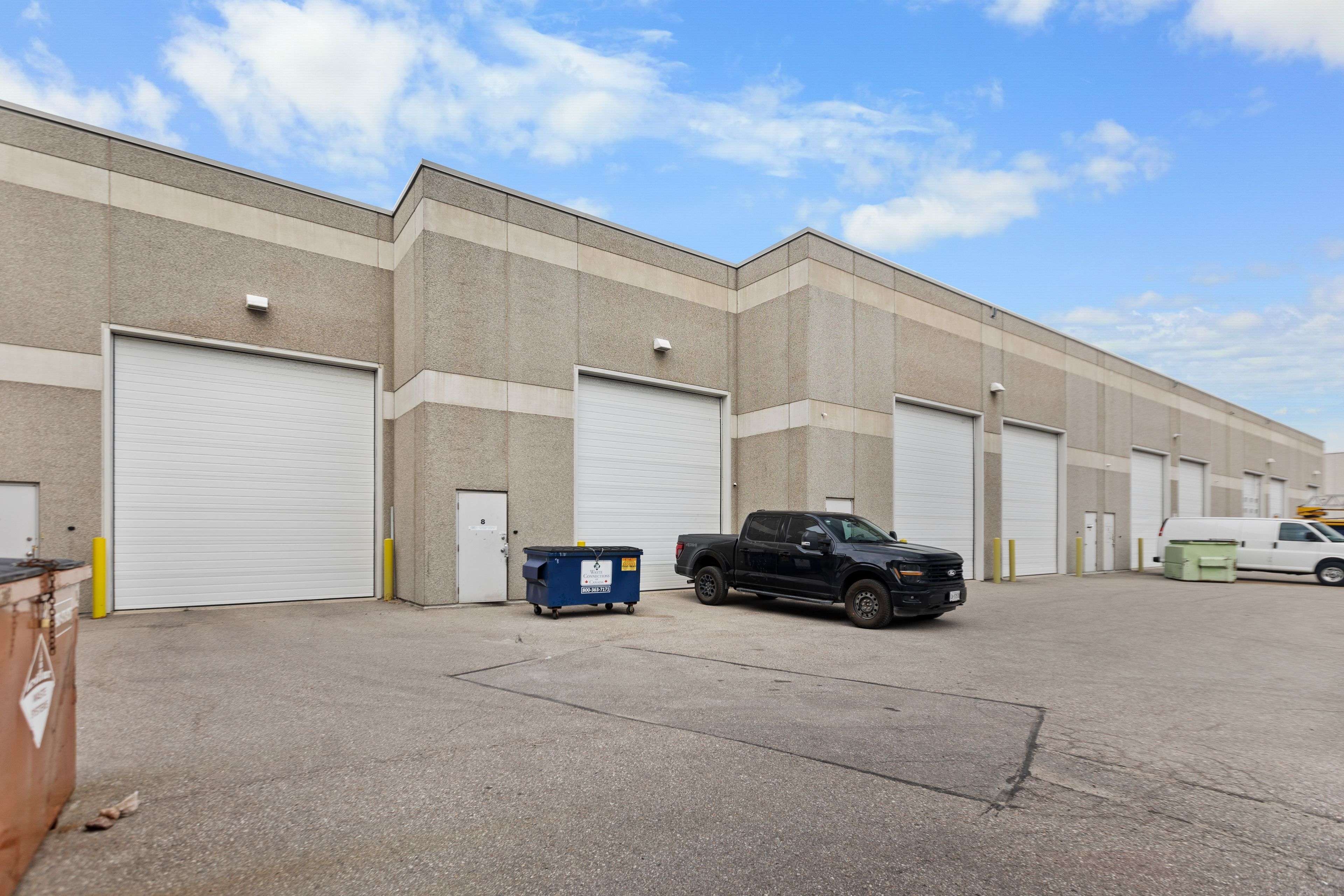 Vaughan, ON L4K 5Y7,399 Four Valley DR #8