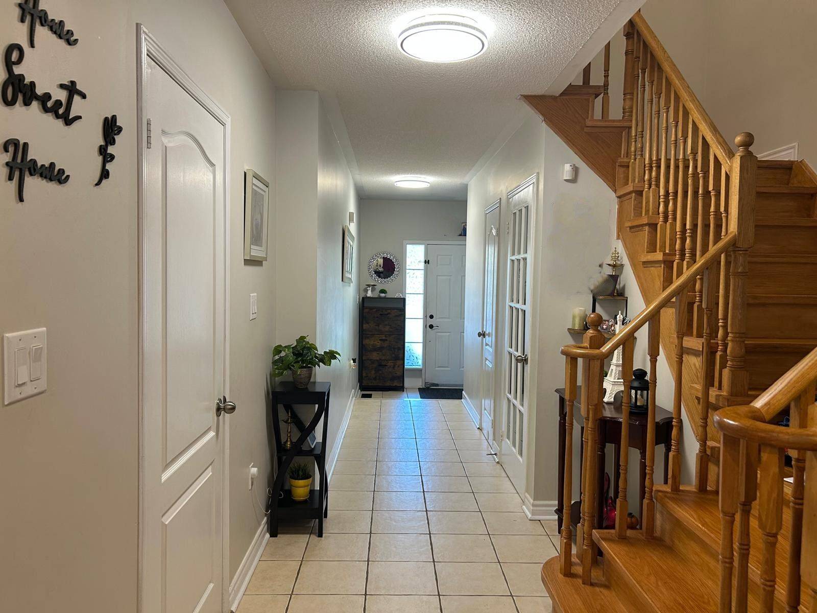 Mississauga, ON L5V 2Z9,6059 Coxswain CRES