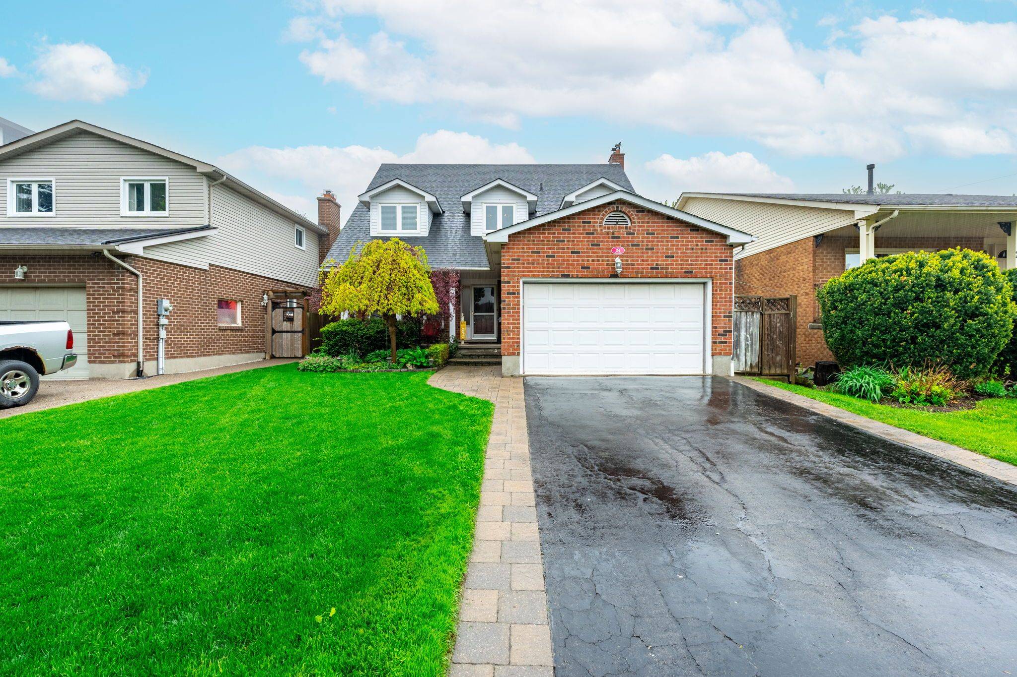 Hamilton, ON L8B 0B7,24 Vance CRES