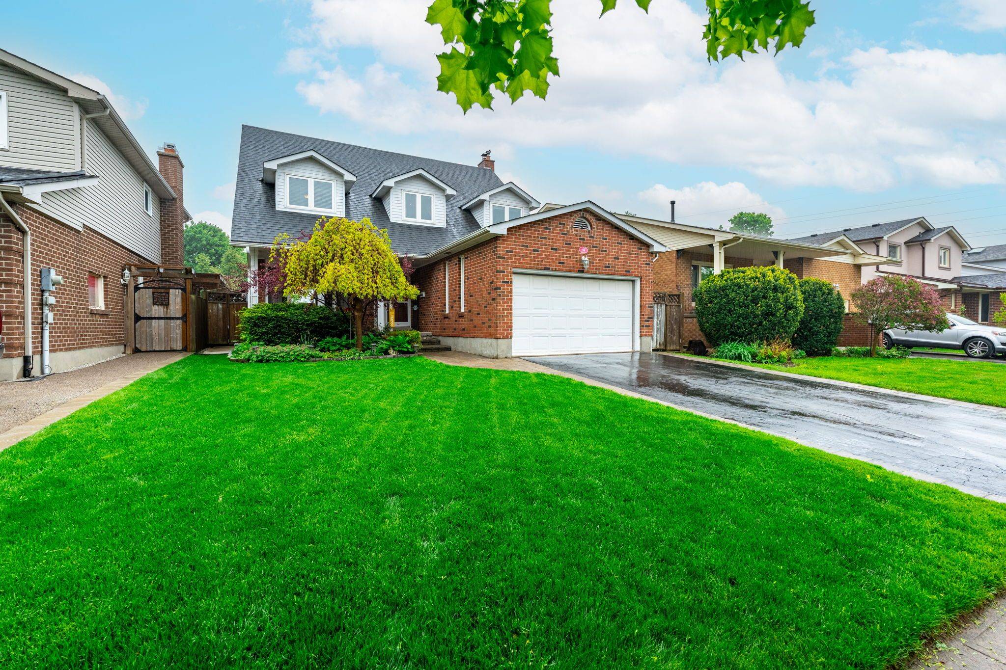 Hamilton, ON L8B 0B7,24 Vance CRES