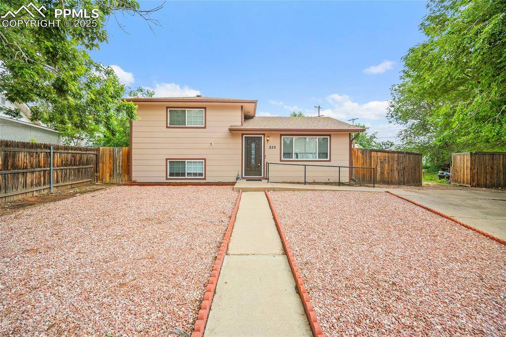 Colorado Springs, CO 80910,829 Hayden DR