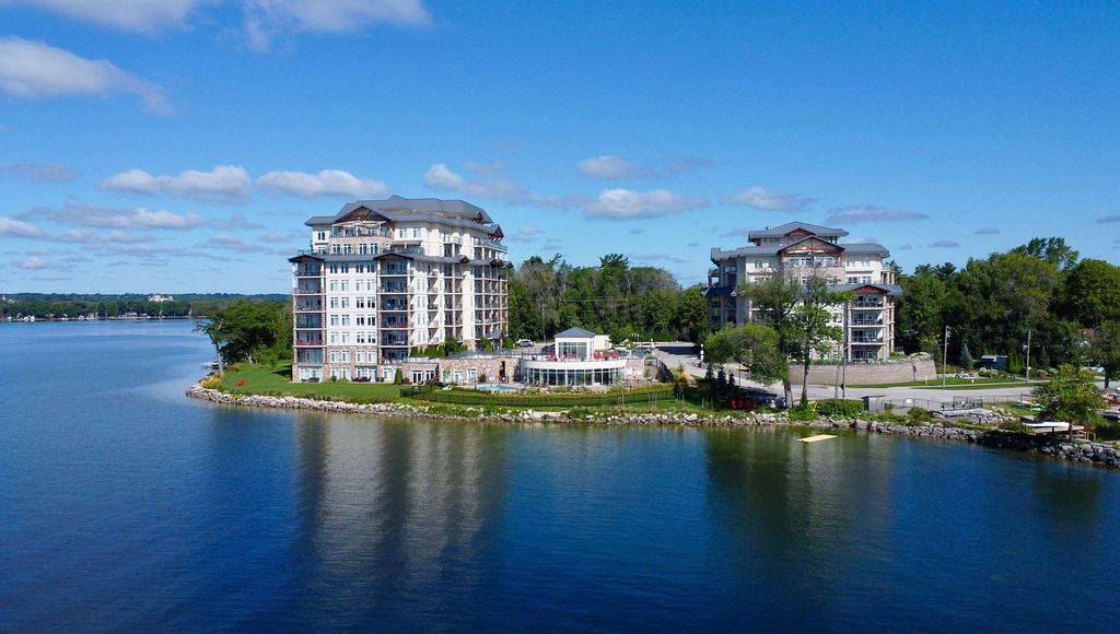 Orillia, ON L3V 8K4,90 Orchard Point RD #LS04