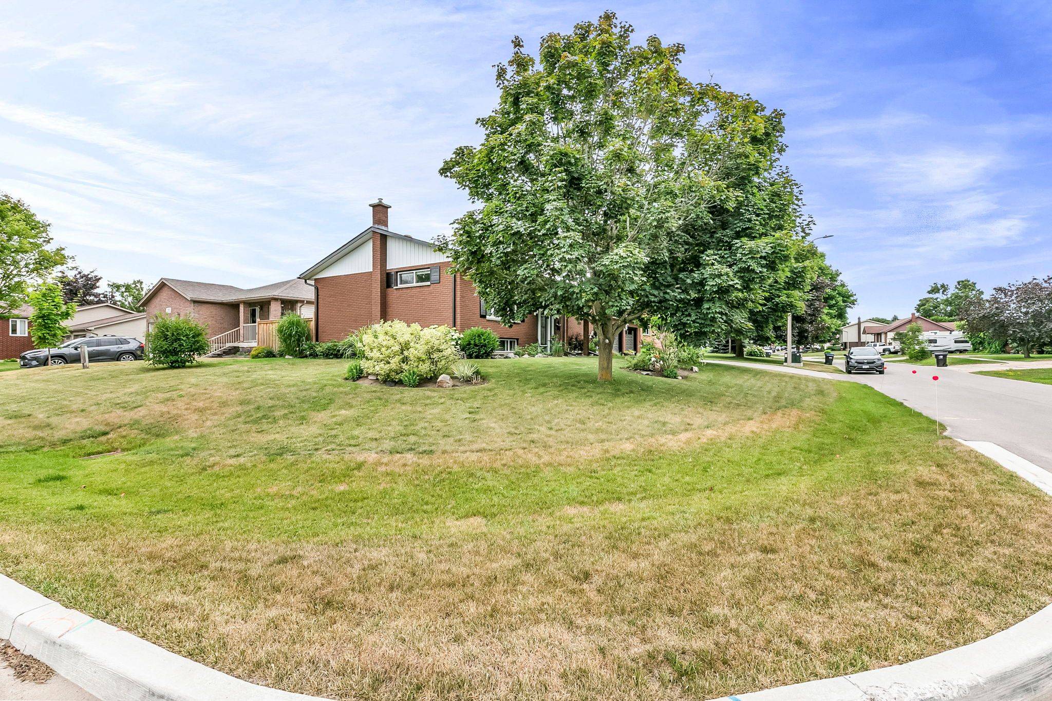 Springwater, ON L0L 1P0,17 Bertram DR