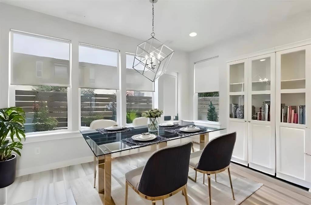 Dallas, TX 75218,1095 Gallivant Lane