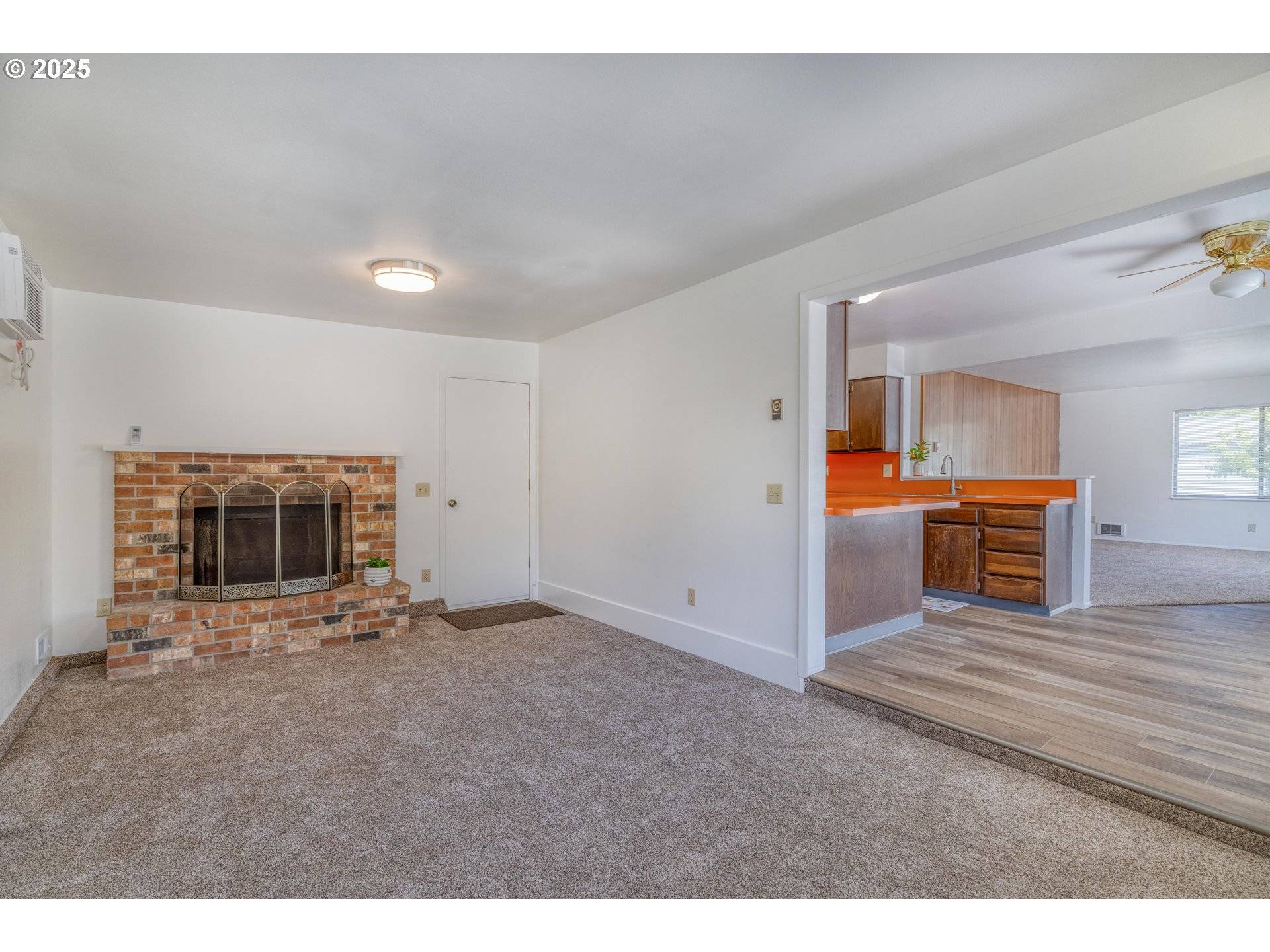 Coquille, OR 97423,422 E 5TH ST
