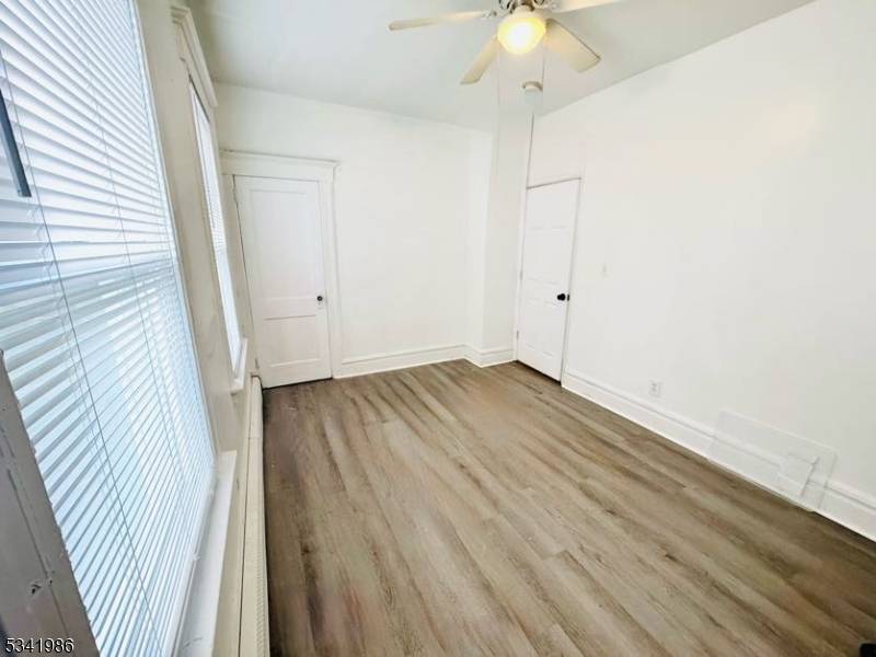 Newark City, NJ 07106,10-14 Noll Pl