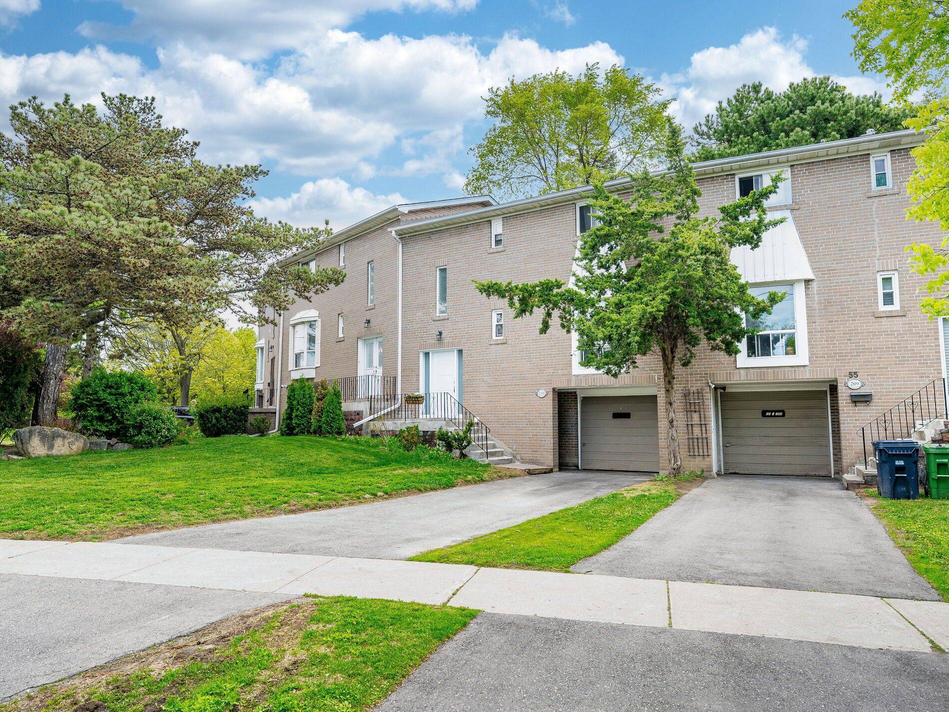 Toronto C15, ON M2H 1T6,55 Rameau DR N #210