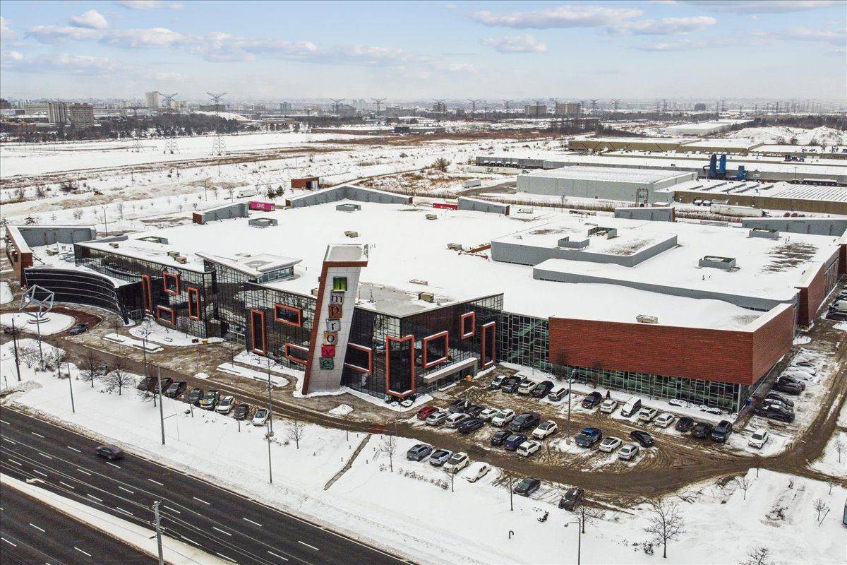 Vaughan, ON L4K 1Z8,7250 Keele ST #243