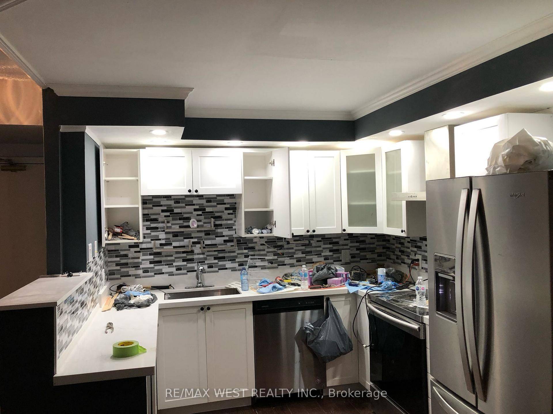 Toronto W10, ON M9W 6X8,6 Humberline DR #524