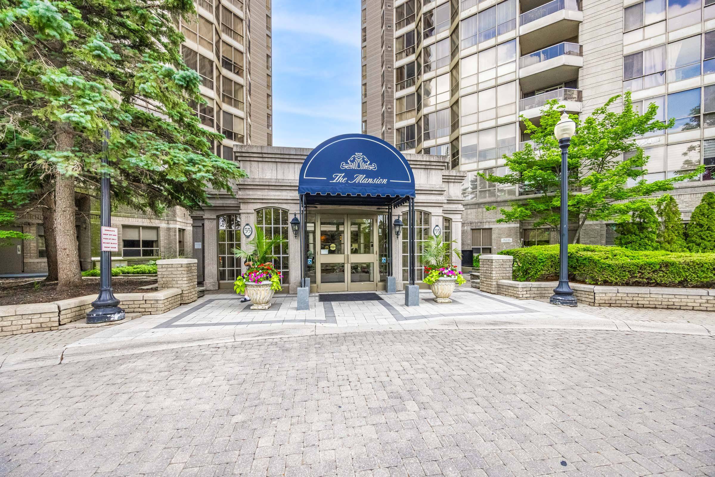 Mississauga, ON L5R 1Y1,55 Kingsbridge Garden CIR #2213