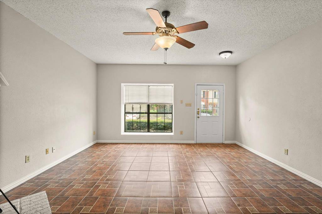 Coppell, TX 75019,206 Samuel Boulevard #5M