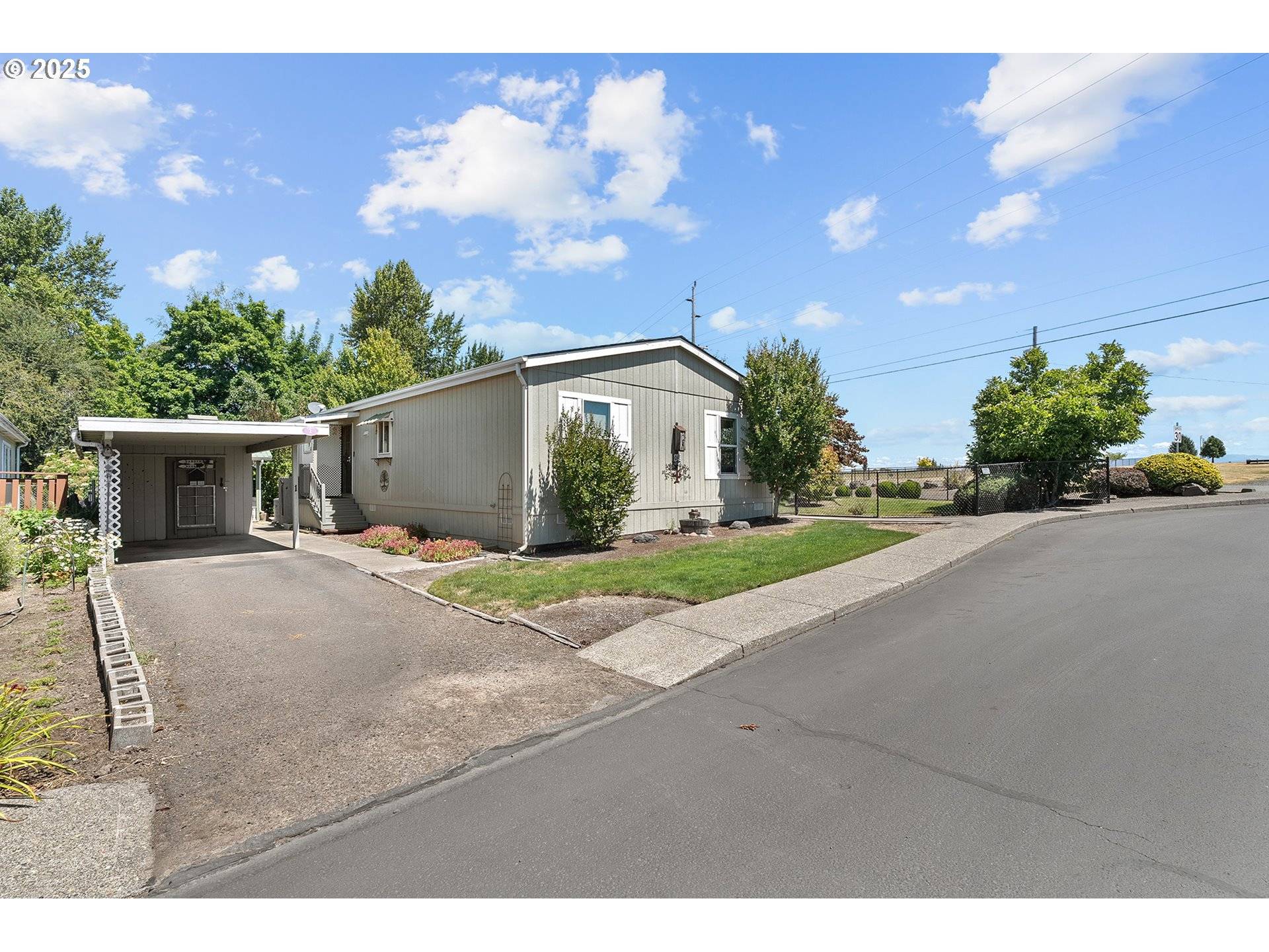 Mt Angel, OR 97362,830 N MAIN ST #1