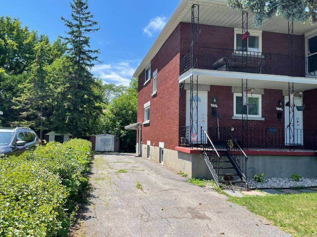 Overbrook - Castleheights And Area, ON K1K 1A6,482 B Vernon AVE