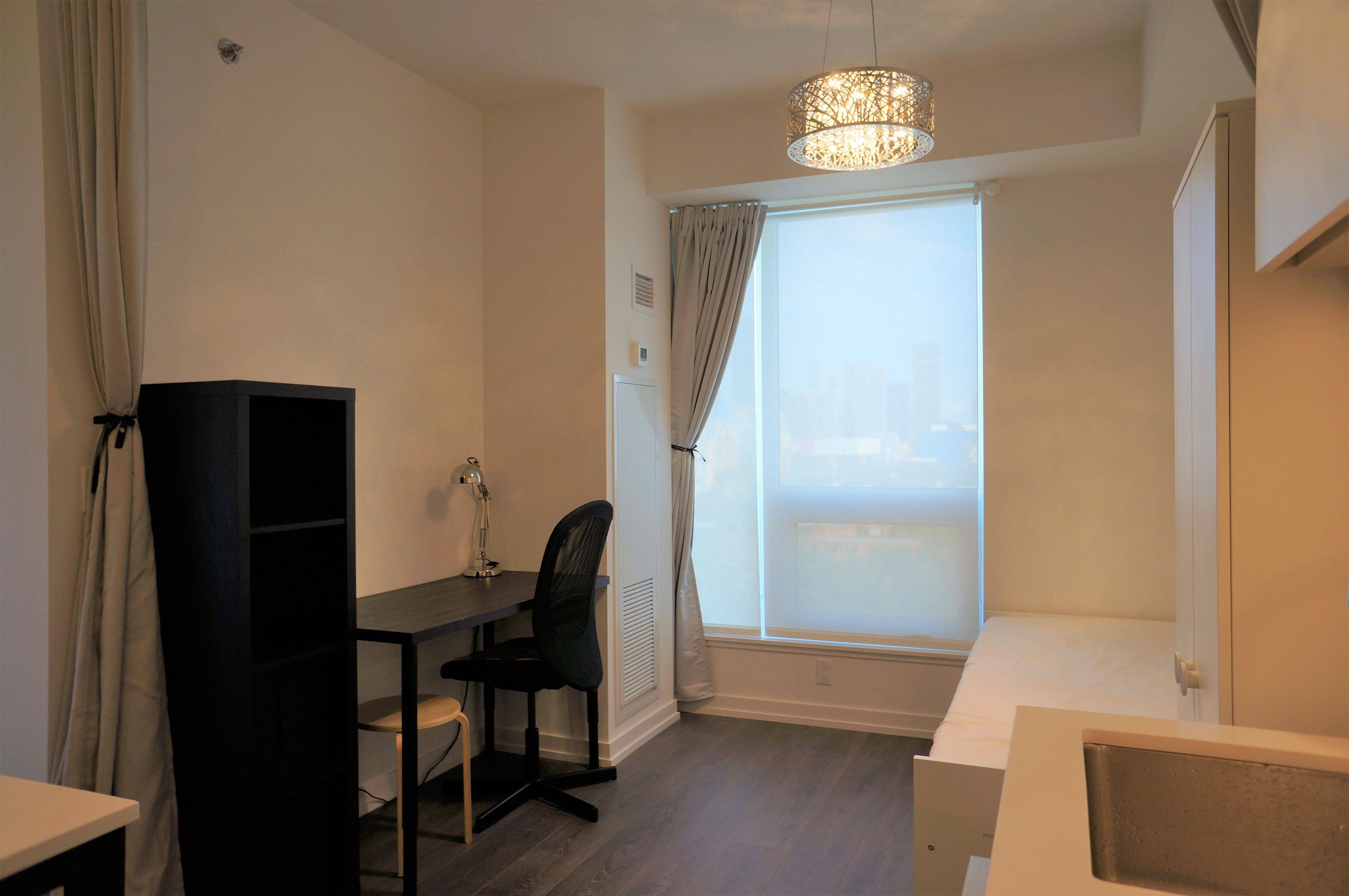 Toronto C01, ON M5T 1P9,203 College ST #909