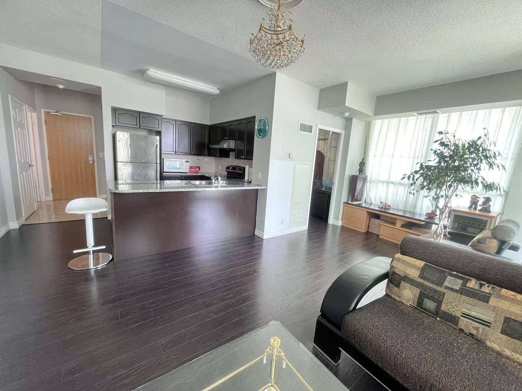 Toronto E09, ON M1H 0A1,68 Grangeway AVE #2105