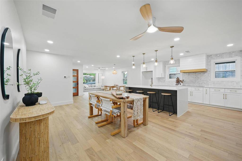 Dallas, TX 75238,9941 Knoll Krest Drive