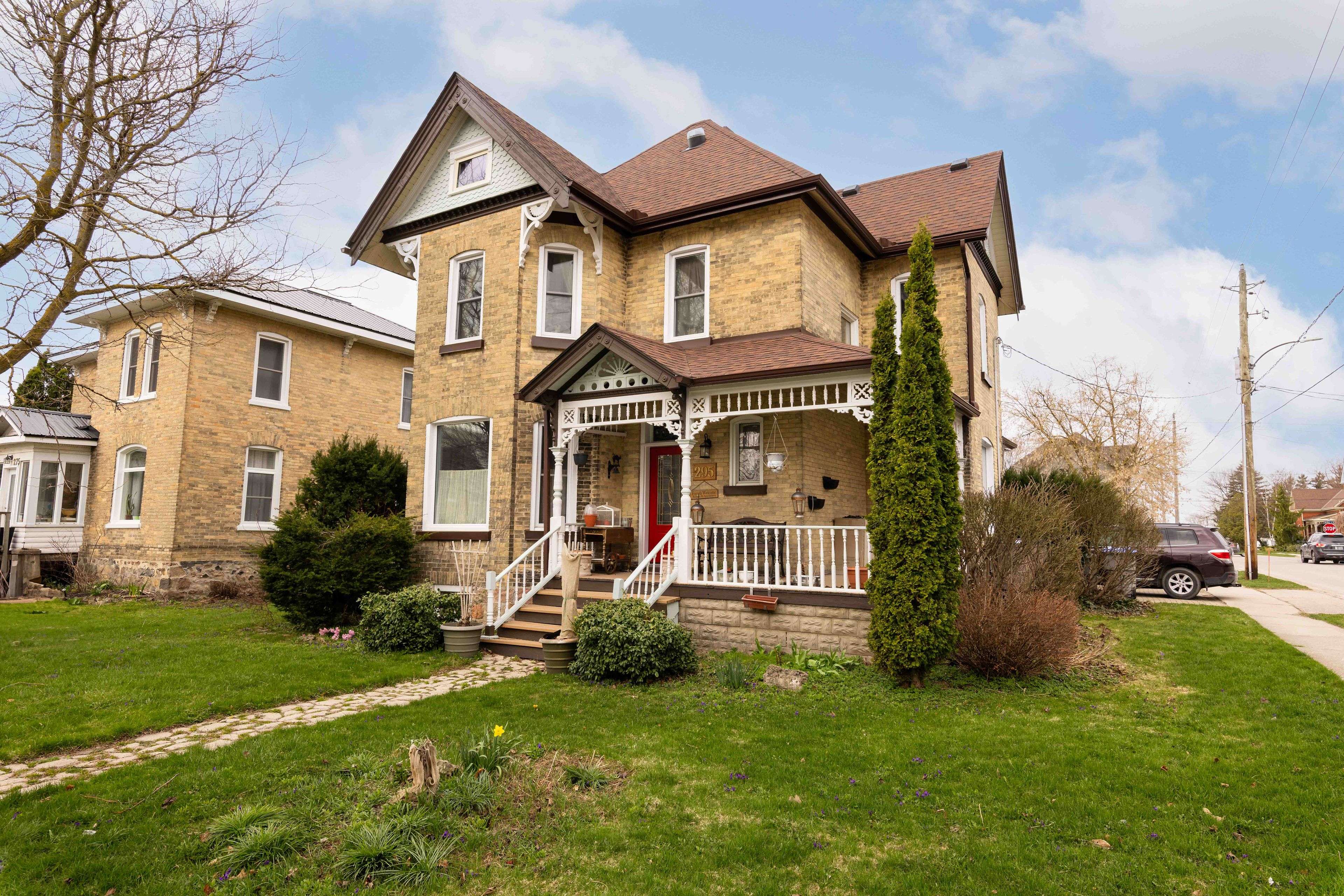 North Perth, ON N4W 1P8,295 Livingstone AVE N