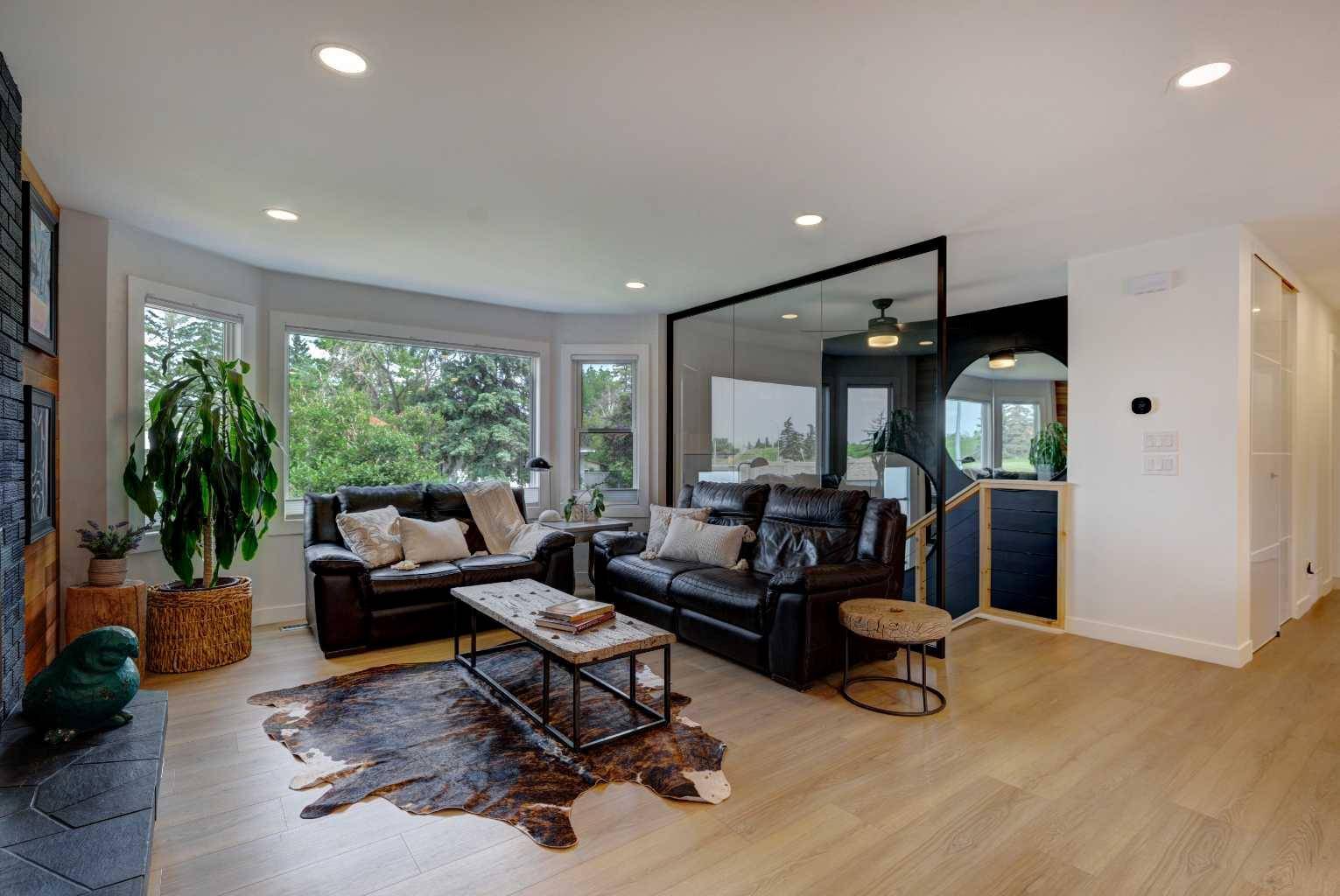 Calgary, AB T2W 0Y3,87 Brampton CRES SW