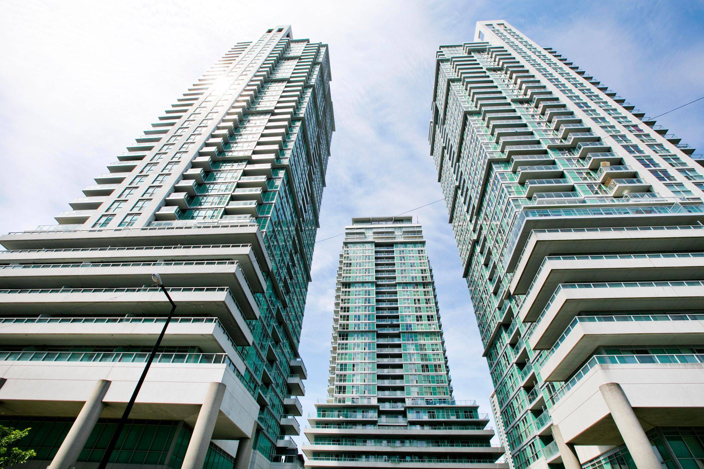 Toronto E09, ON M1P 0B1,60 Town Centre CT #2402