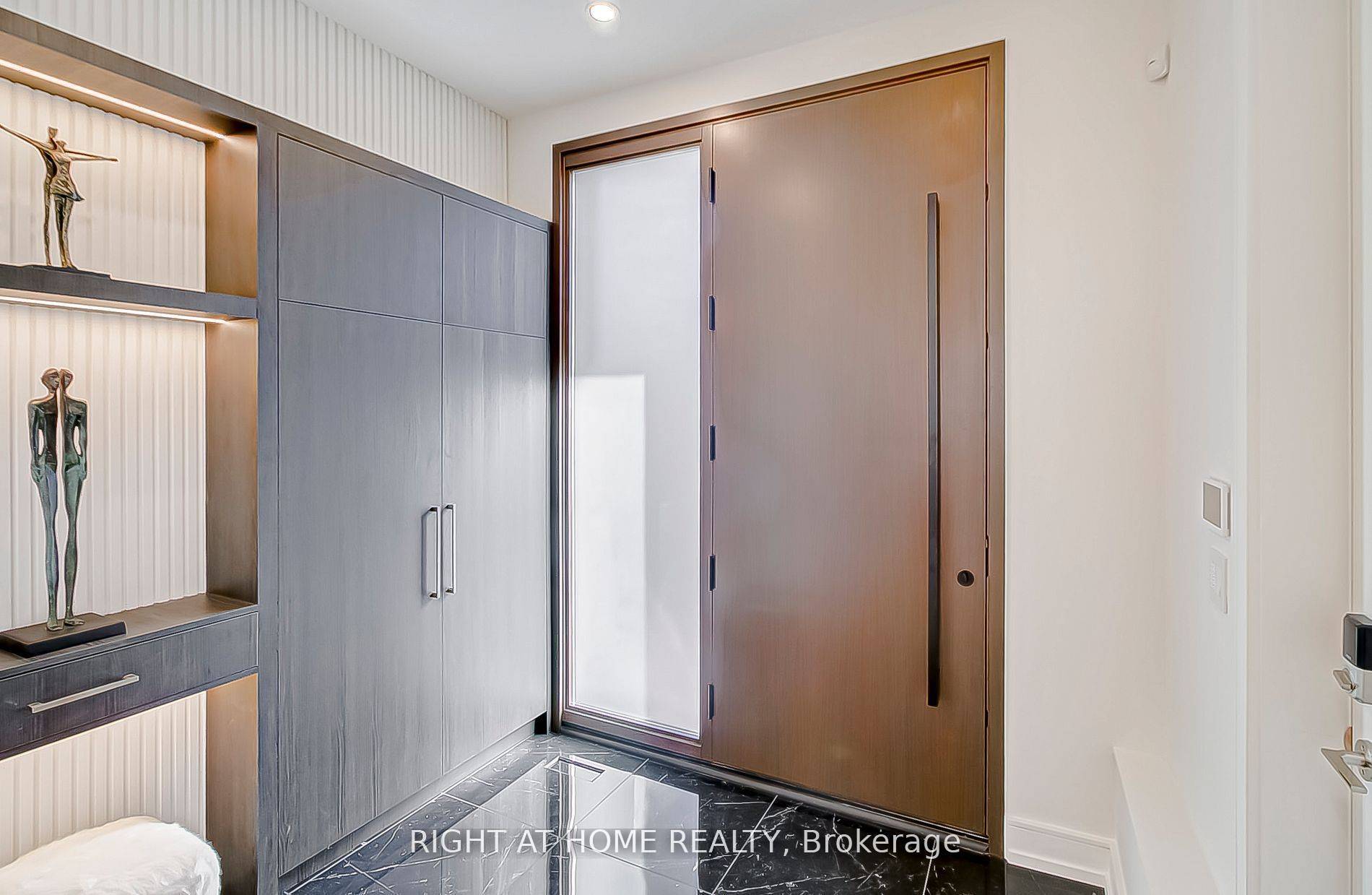 Toronto C11, ON M4G 2V9,100 Glenvale BLVD