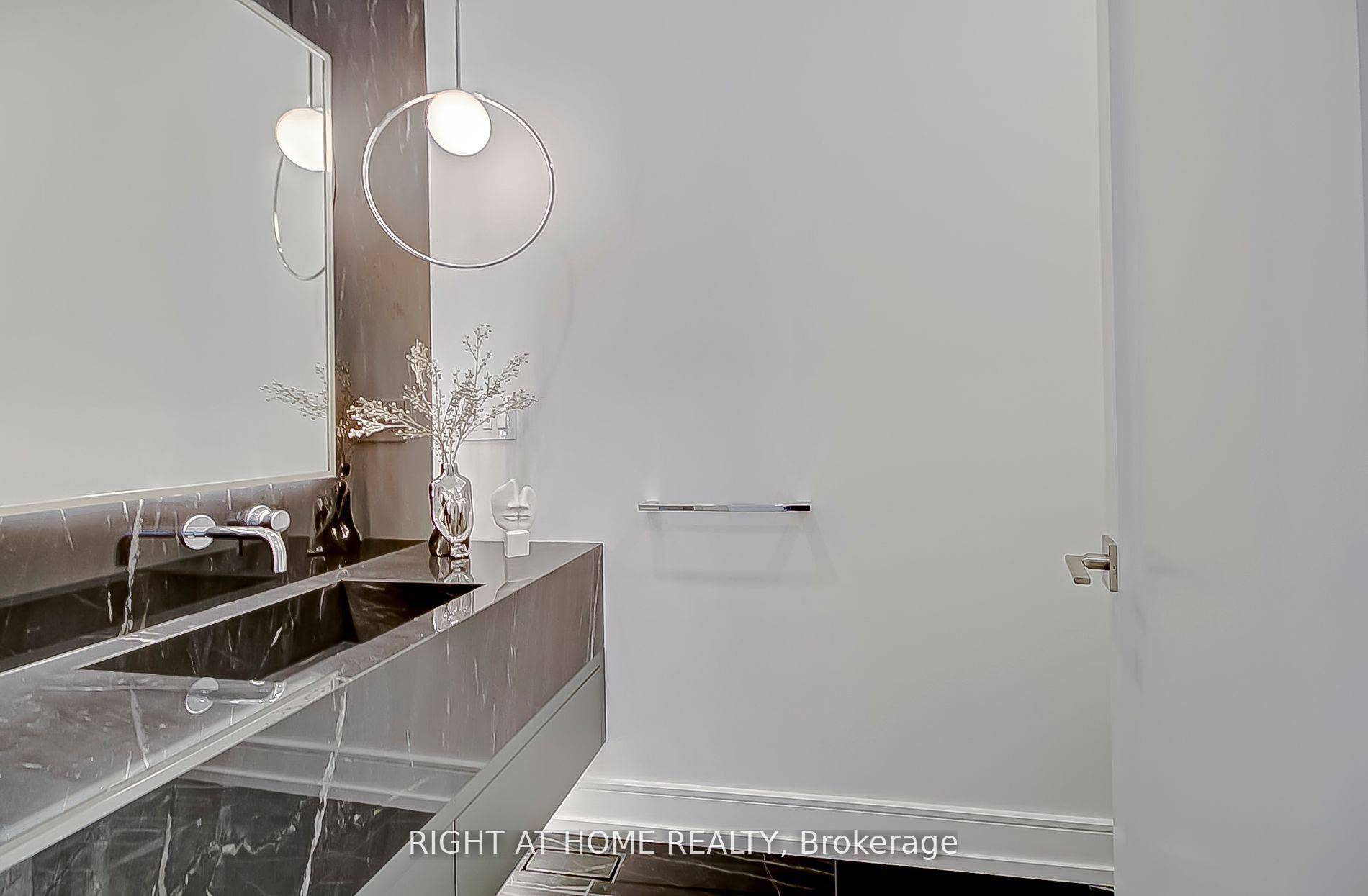 Toronto C11, ON M4G 2V9,100 Glenvale BLVD