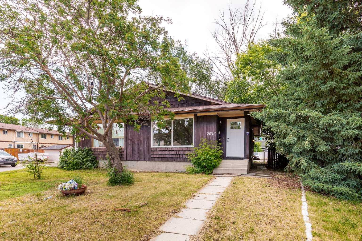 Lethbridge, AB T1H 4Z1,2073 7 AVE N