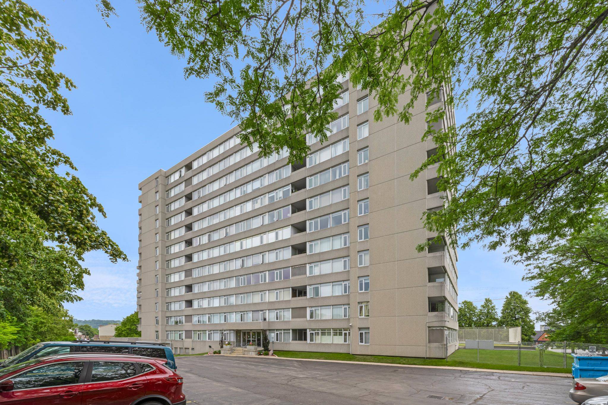 Hamilton, ON L8K 6N1,40 Harrisford ST #608