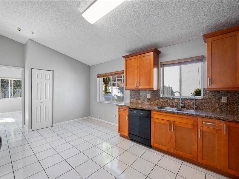 Pembroke Pines, FL 33029,17646 10th st.