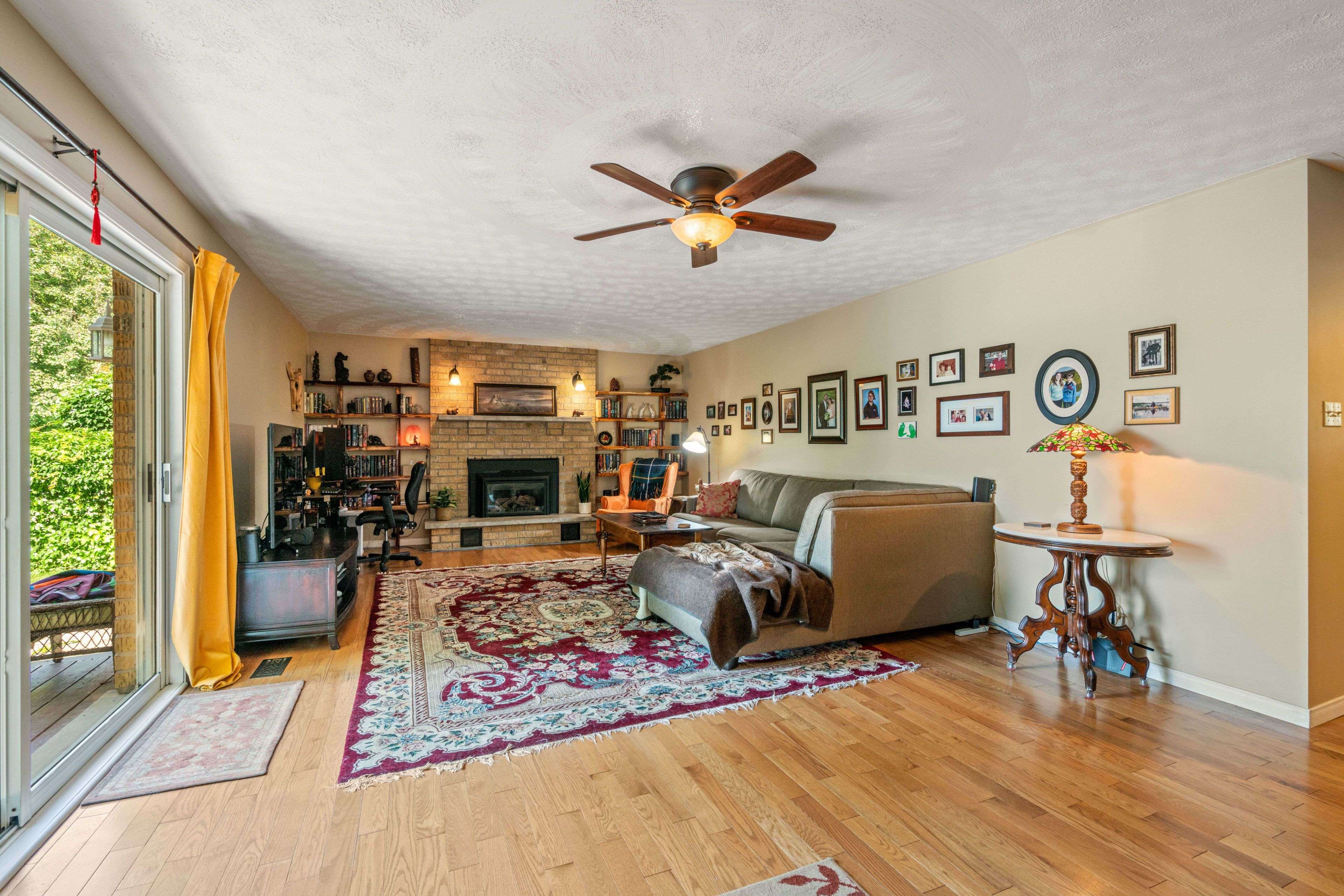 Cornwall, ON K6J 5K5,1639 Blakely DR N