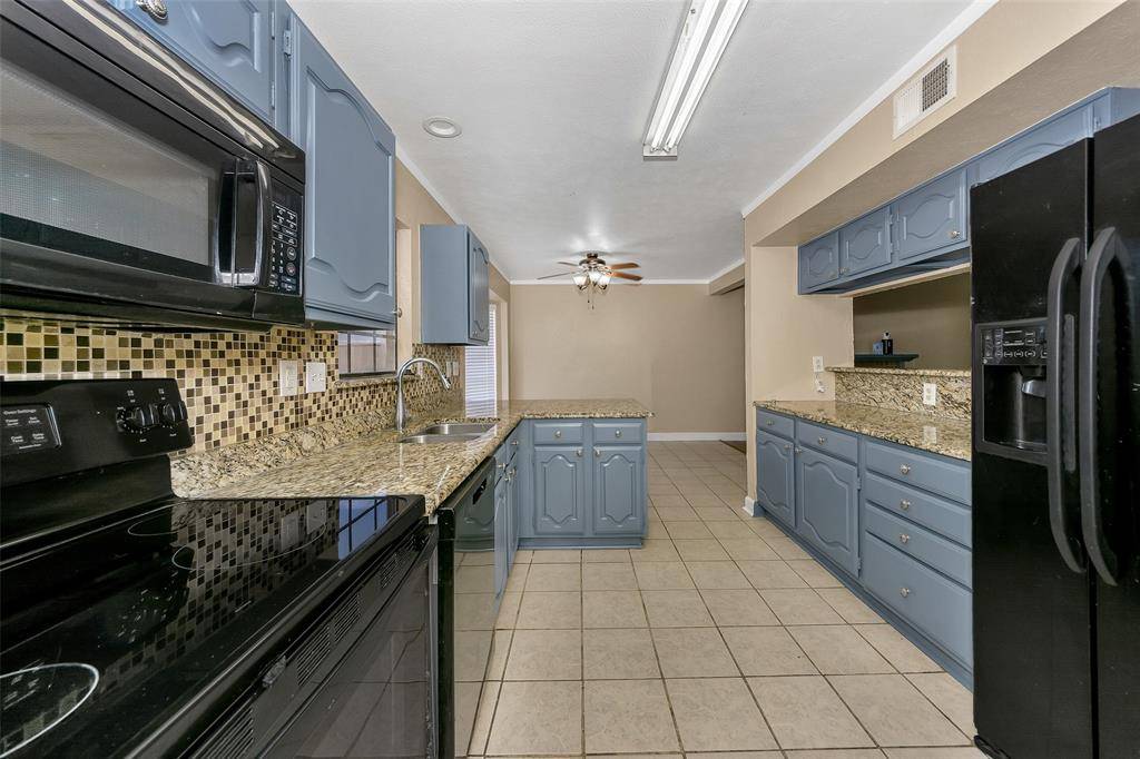 The Colony, TX 75056,6832 Younger Drive