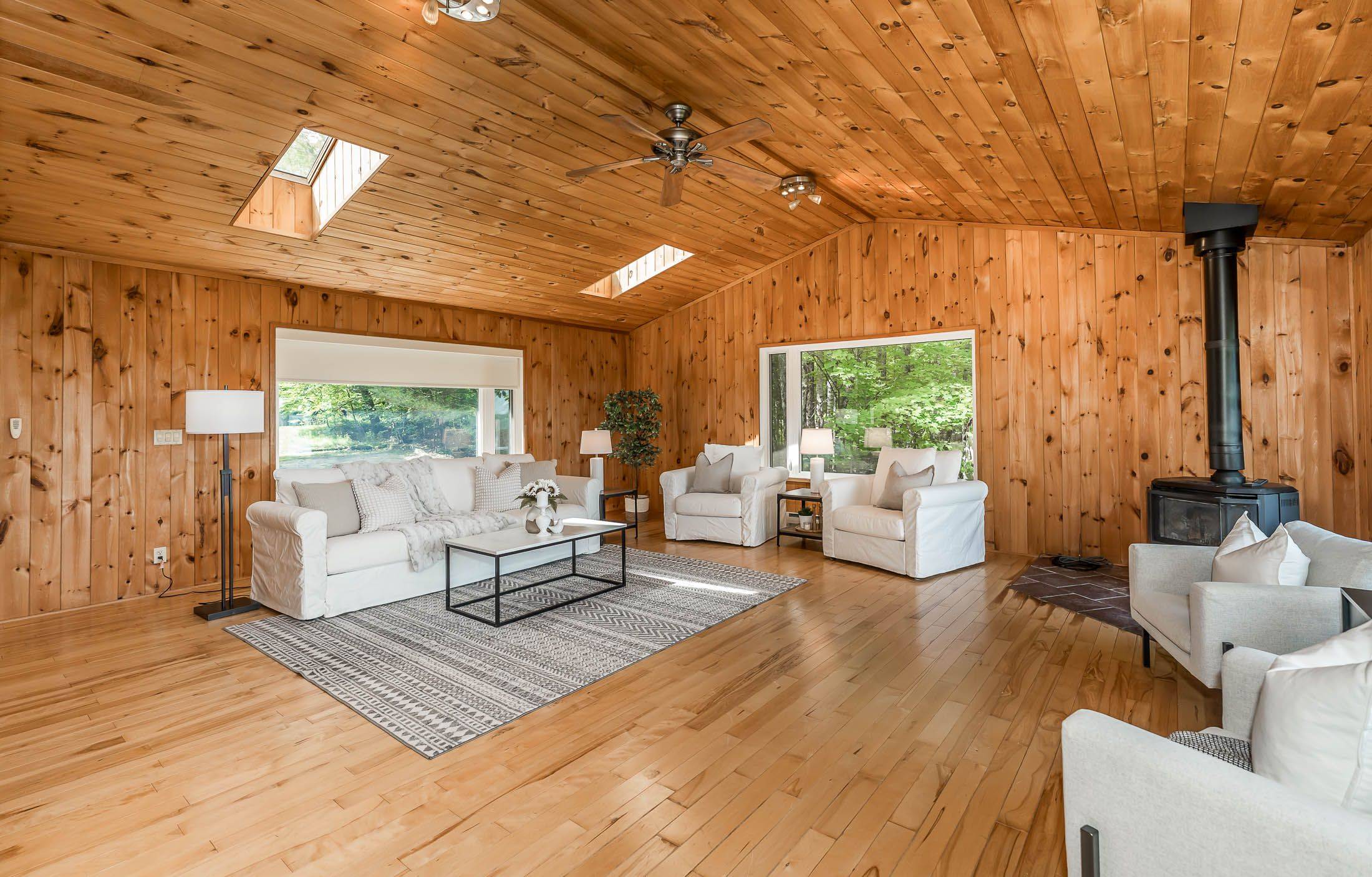 Huntsville, ON P0B 1L0,1090 Muskoka #10 RD