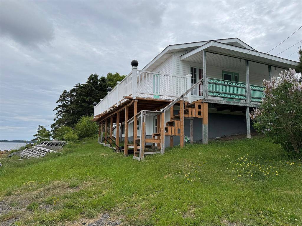 Boyd's Cove, NL A0G1G0,13 Southside Road