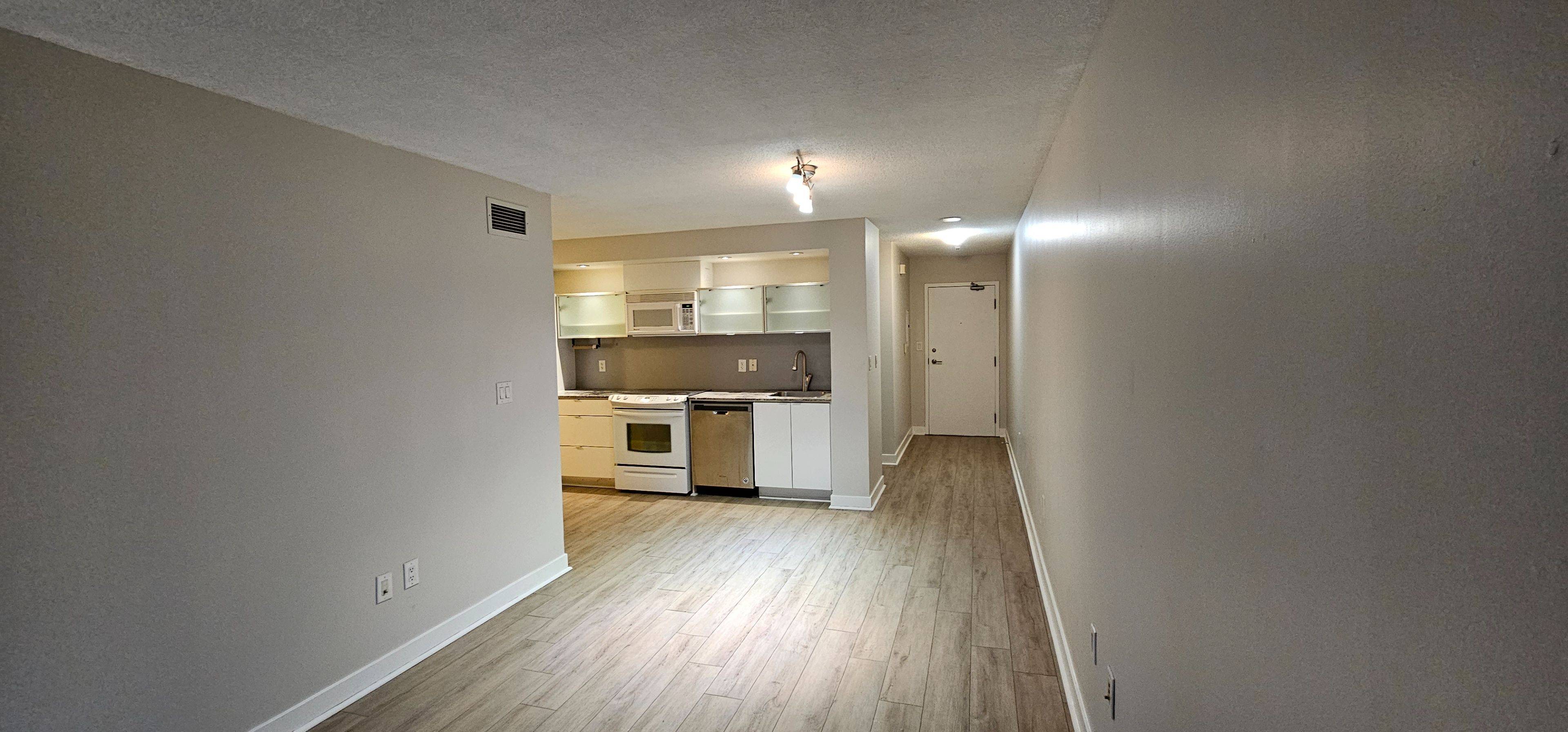 Toronto C01, ON M5V 3Y9,4K Spadina AVE #606