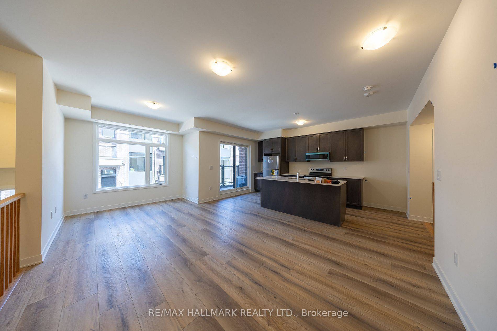 Pickering, ON L1X 0E3,1695 Dersan ST #1307