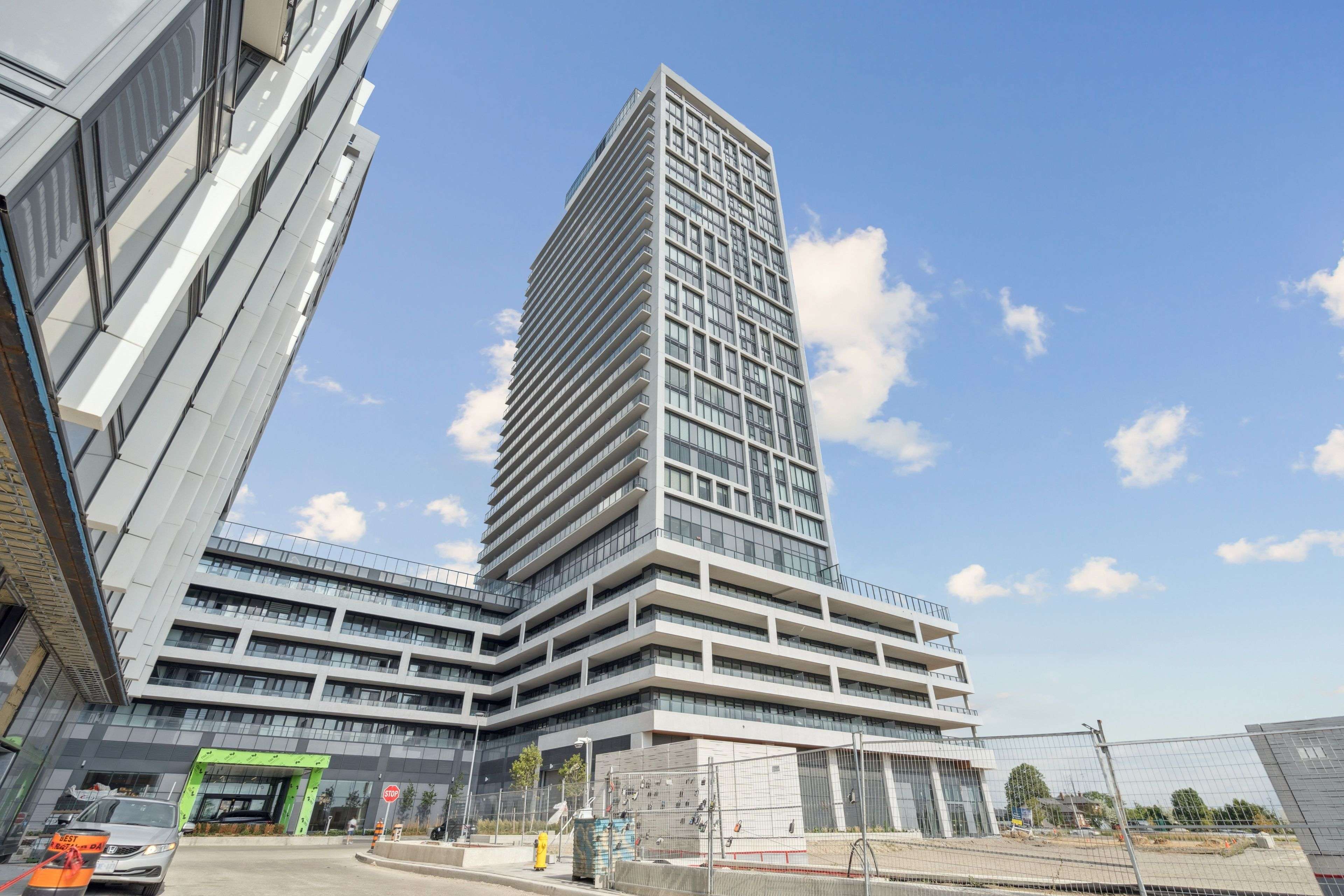 Vaughan, ON L4K 2M9,8960 Jane ST #815