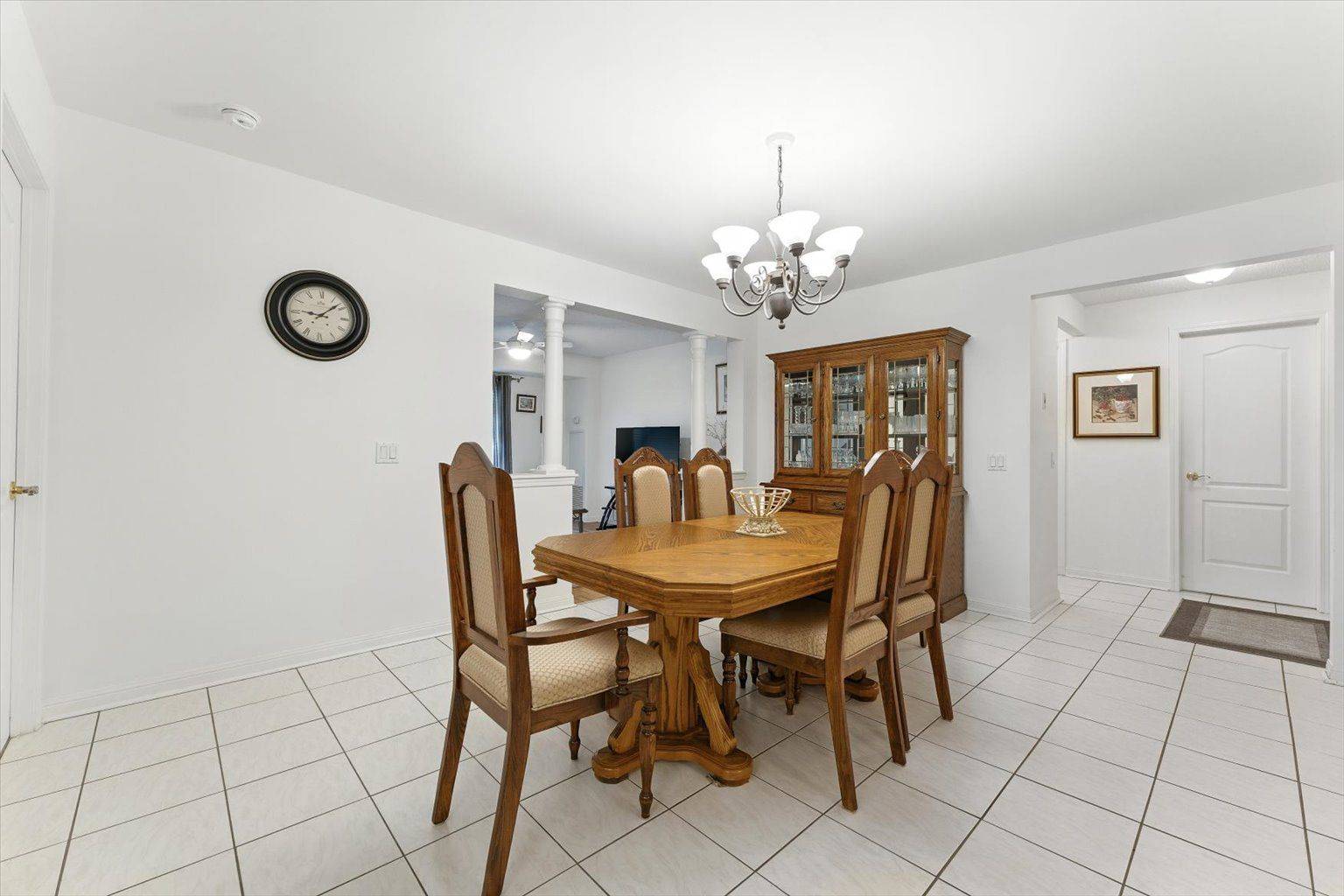 Vaughan, ON L4K 5N6,2502 Rutherford RD #307