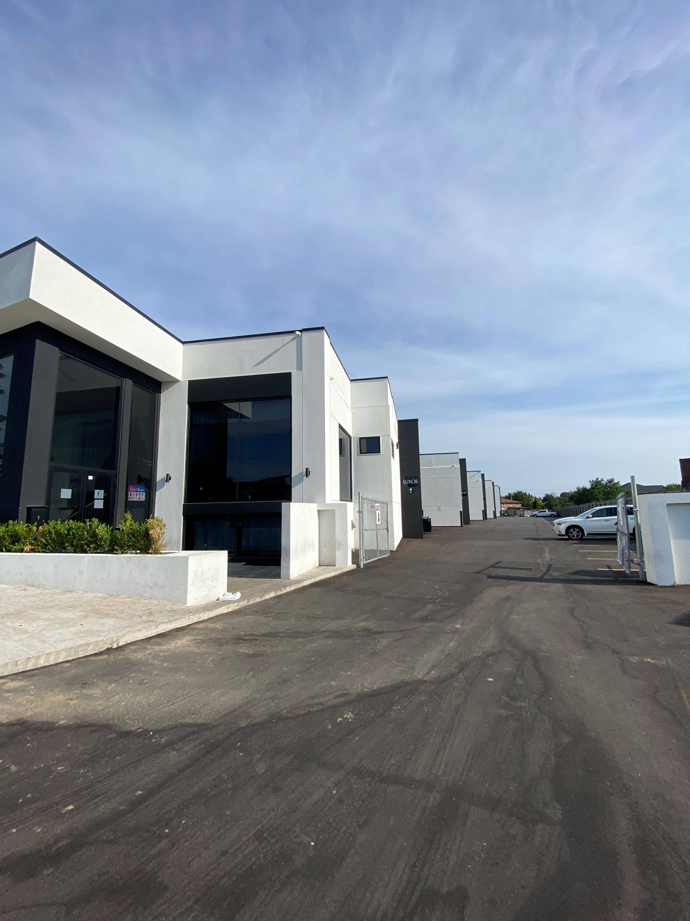 Toronto W05, ON M9L 1Y6,126 Millwick DR #6B